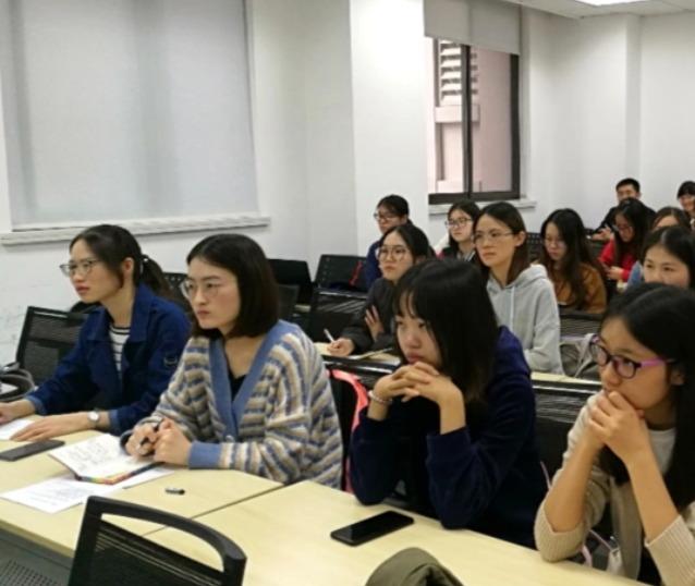 课程线上主题教育拓宽学生认知视野引导
