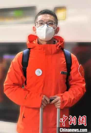 石嘉恒本人。乐清宣传部供图  浙江乐清“90后”医生继续坚守武汉:你们先撤,我们殿后